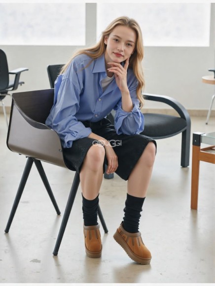 Ugg Classic Slipons Chestnut